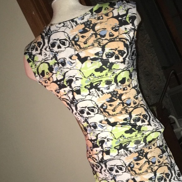 Skull 💚🧡🤍Dress - Picture 2 of 3